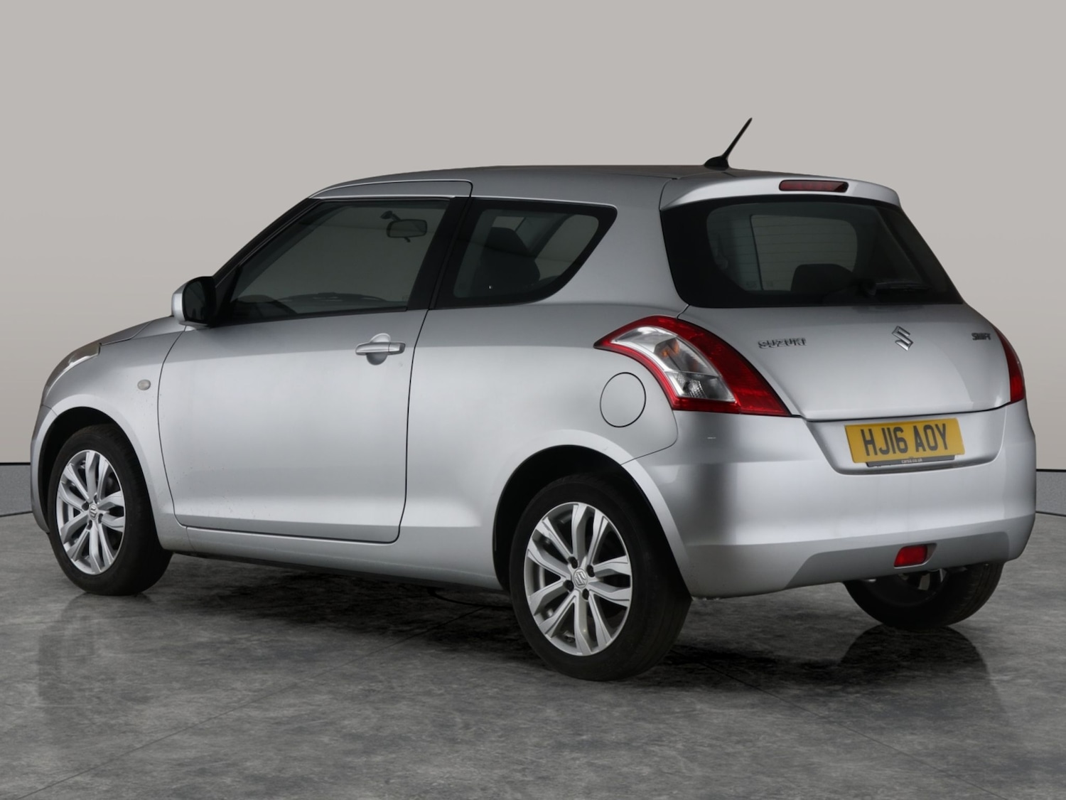 Used Suzuki Swift 2016 for sale - 76566018: Photo 10