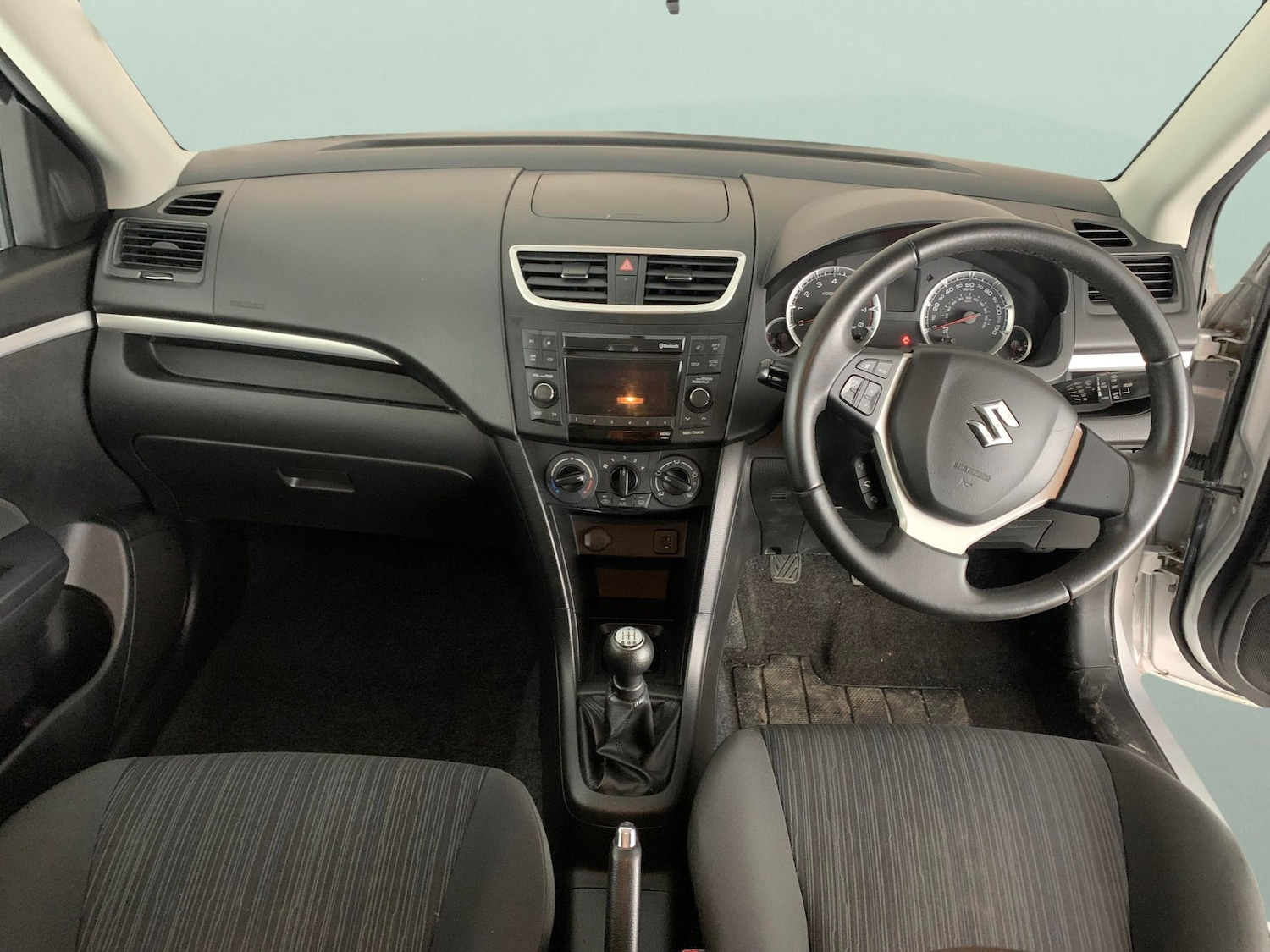 Used Suzuki Swift 2016 for sale - 76566018: Photo 4