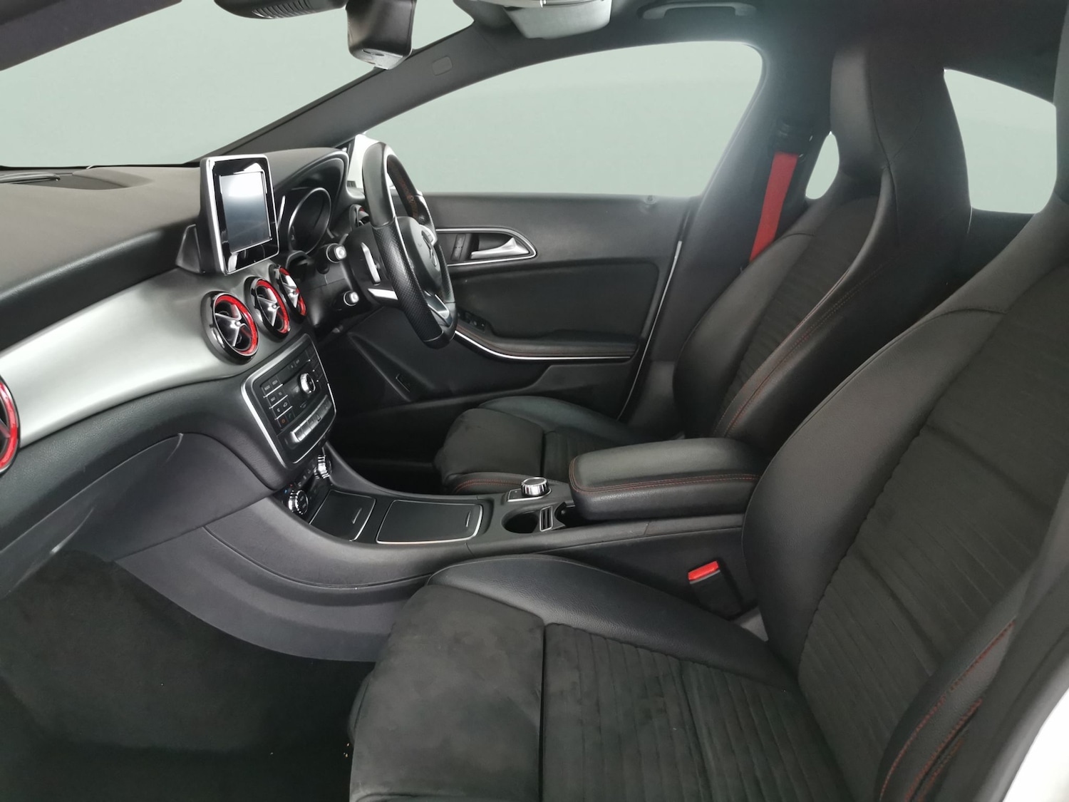 Used Mercedes-Benz CLA 2018 for sale - 76946532: Photo 4