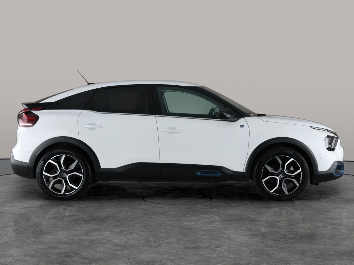 Used Citroen e-C4 2021 for sale - 76703959: Photo 9