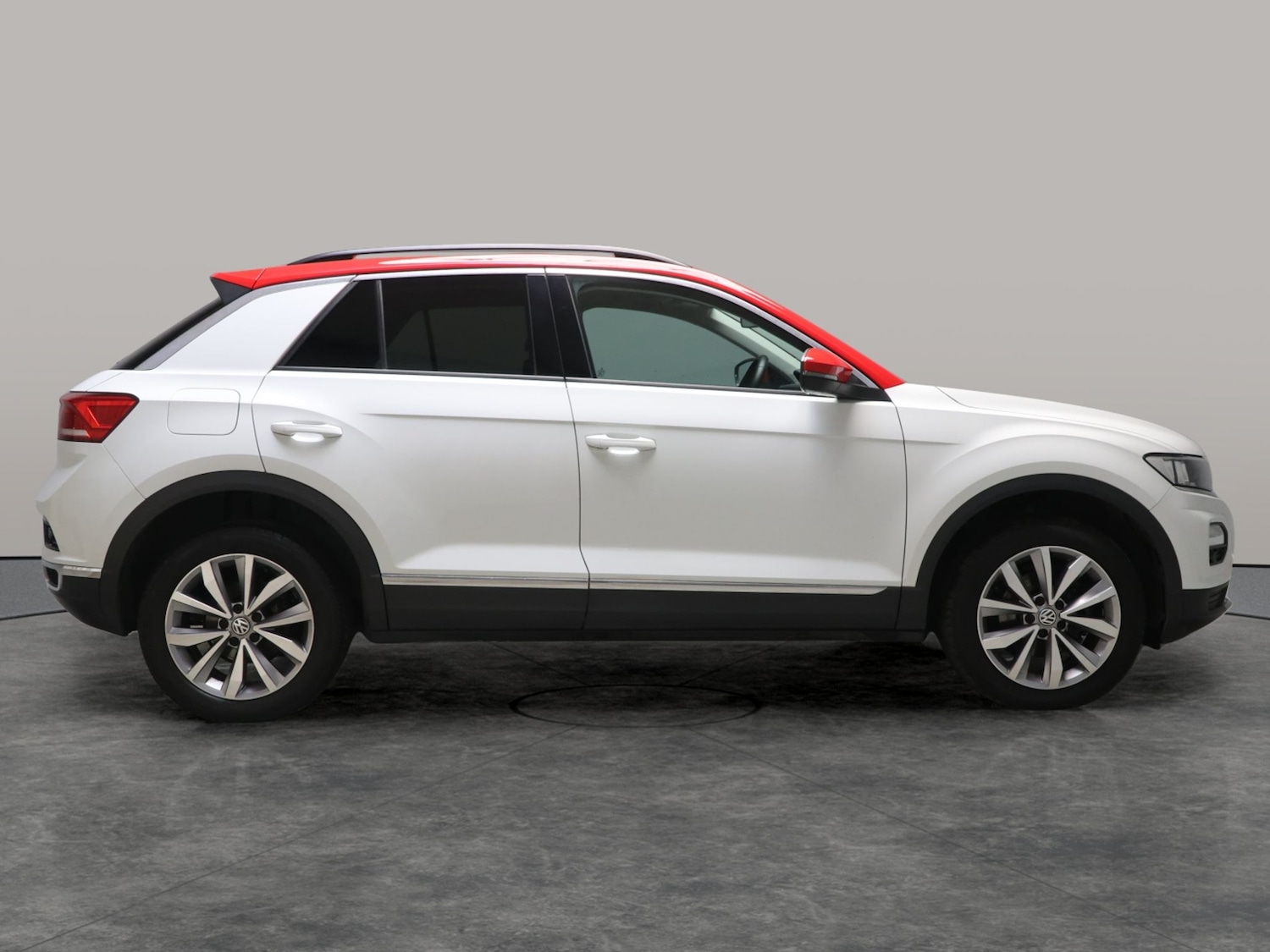 Used Volkswagen T-Roc 2019 for sale - 76310639: Photo 10