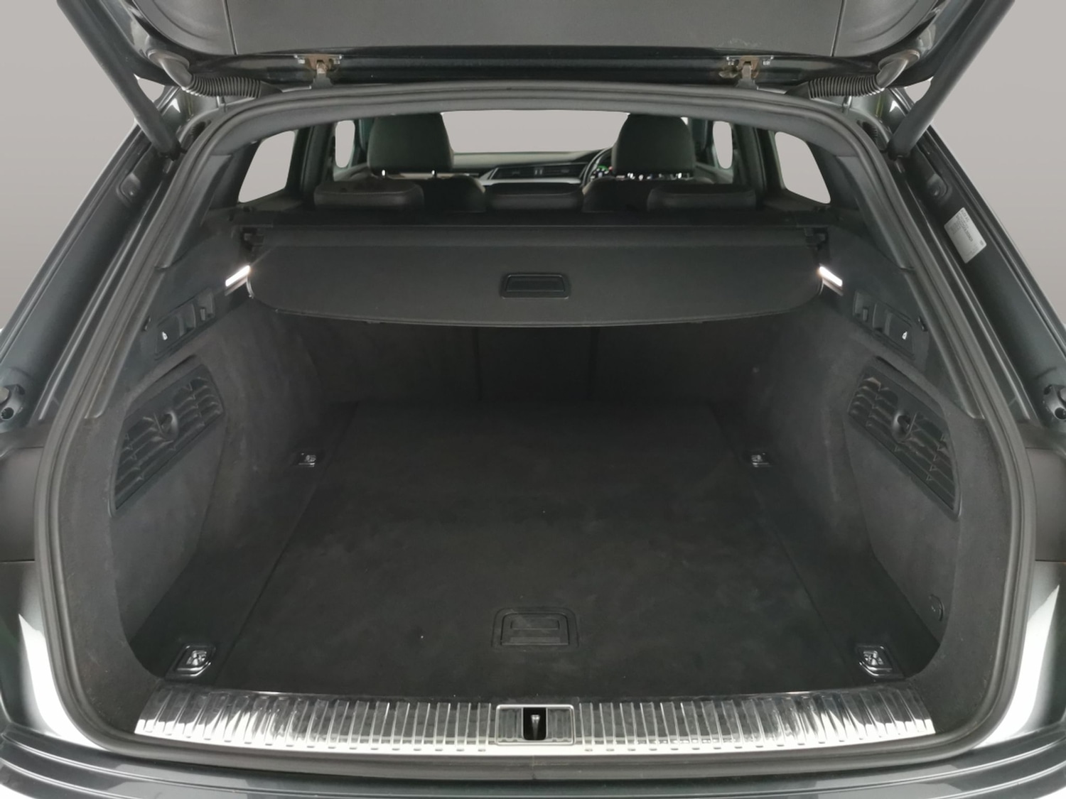 Used Audi e-tron 2020 for sale - 77210827: Photo 40