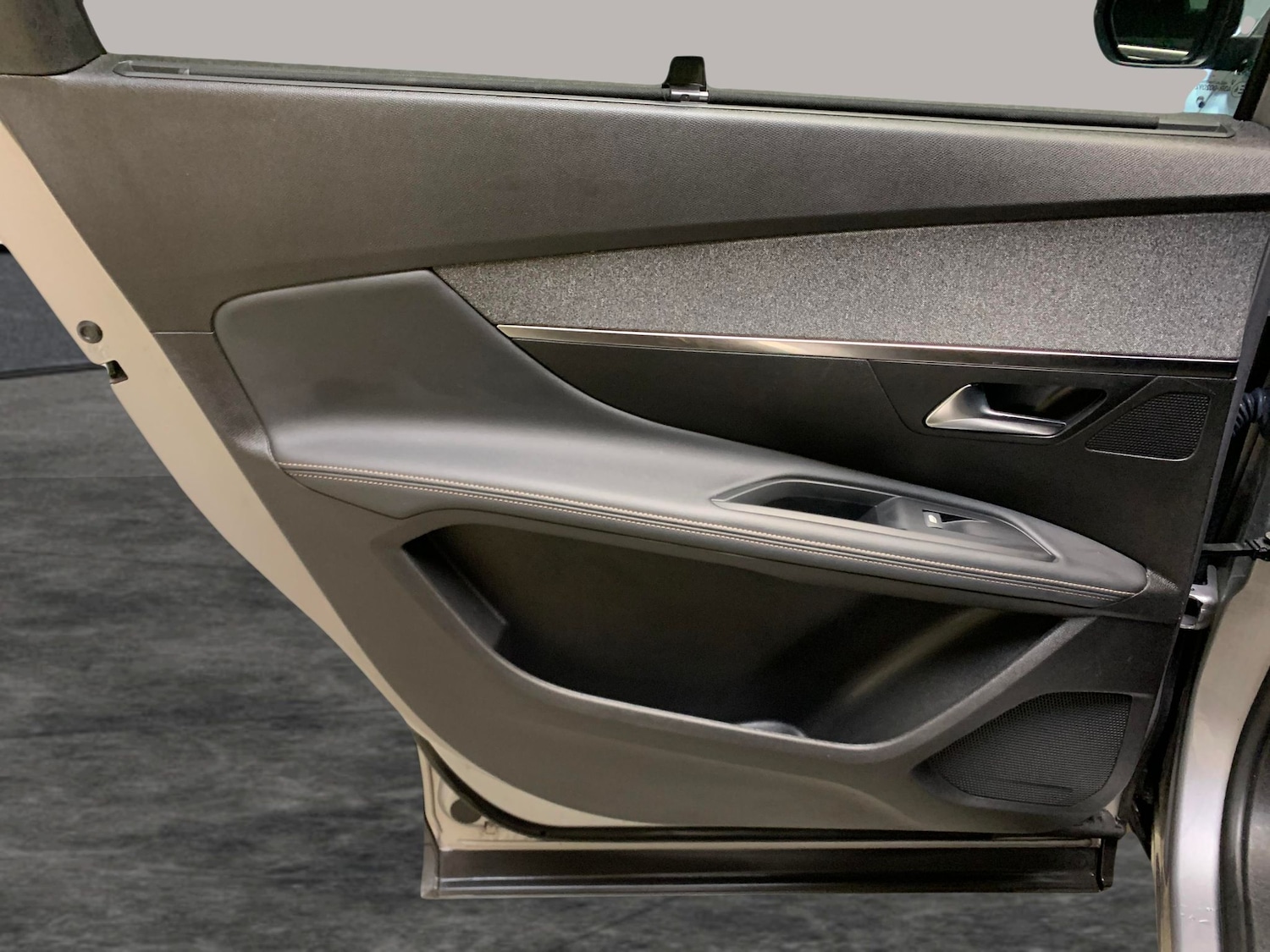 Used Peugeot 5008 2020 for sale - 77083507: Photo 35