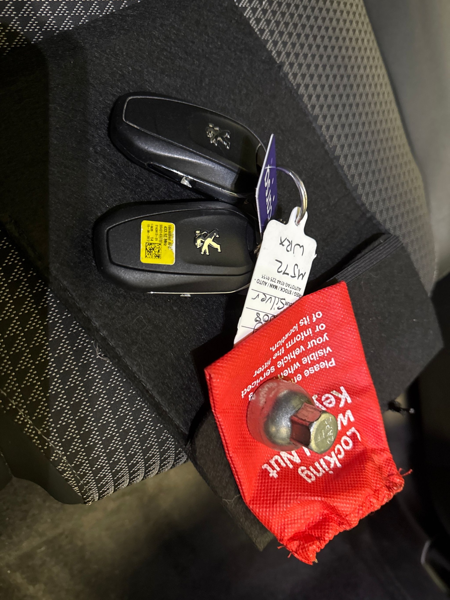 Used Peugeot E-2008 2022 for sale - 76696819: Photo 31