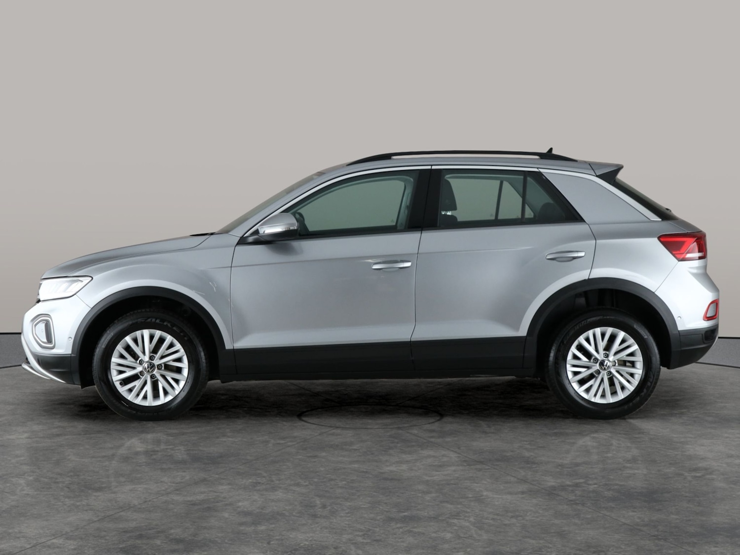 Used Volkswagen T-Roc 2023 for sale - 76948794: Photo 12
