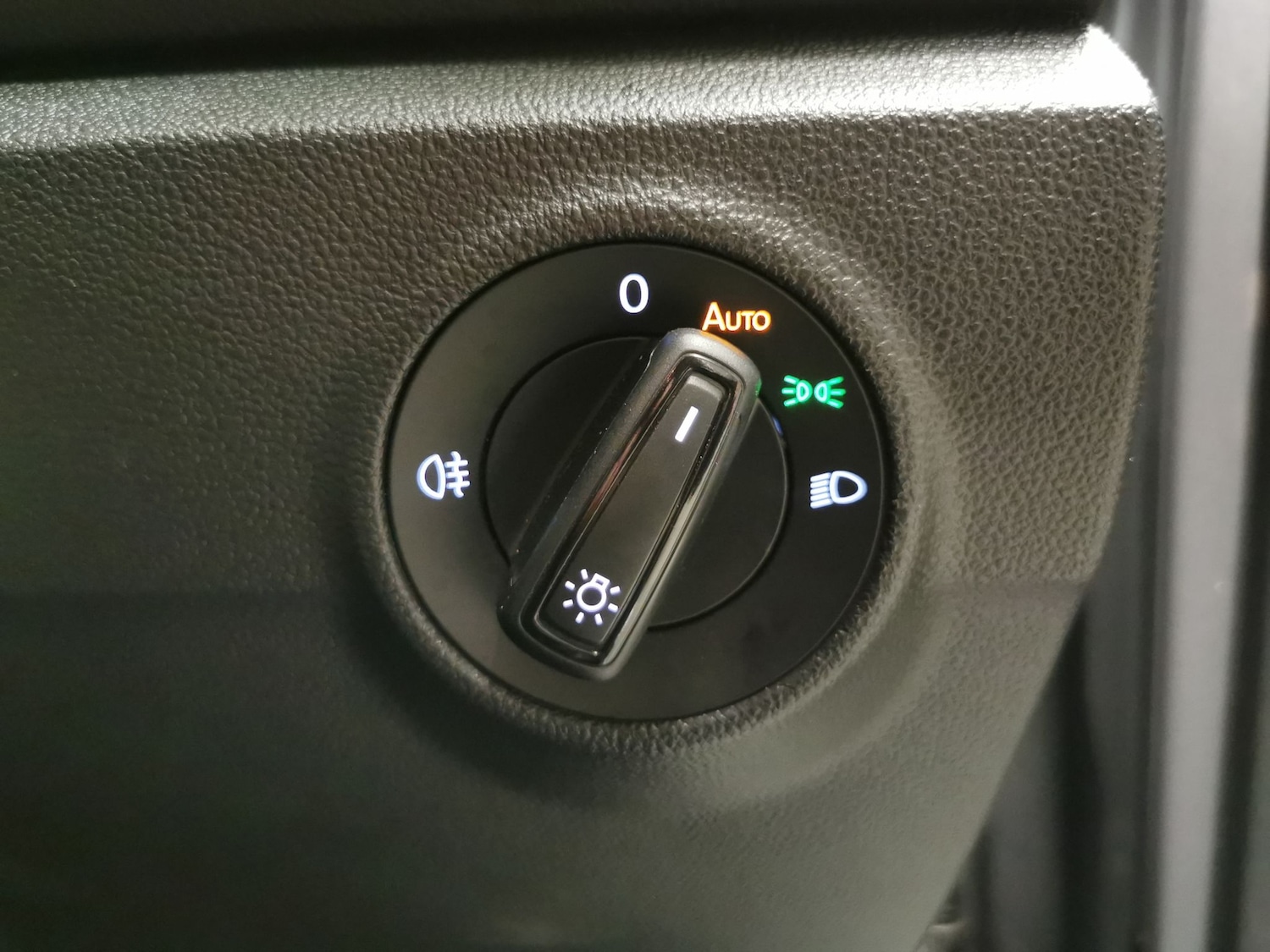 Used Volkswagen T-Roc 2023 for sale - 76948794: Photo 23