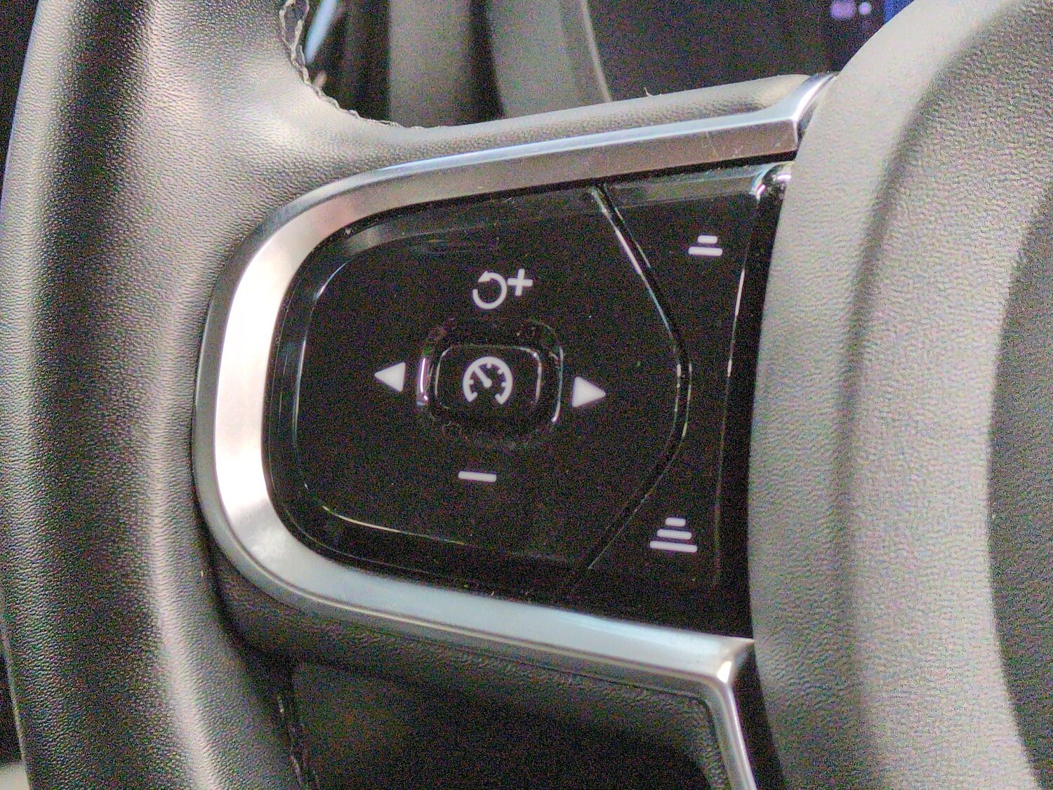 Used Volvo XC60 2023 for sale - 77485174: Photo 21