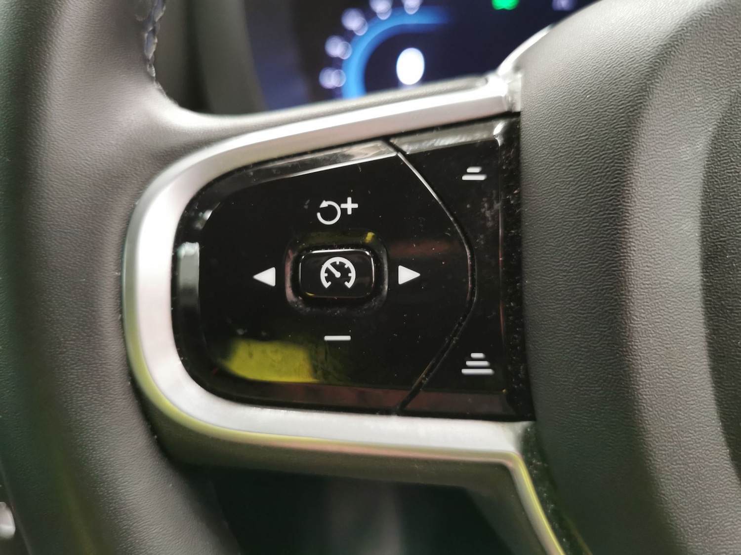 Used Volvo XC60 2021 for sale - 77653436: Photo 15