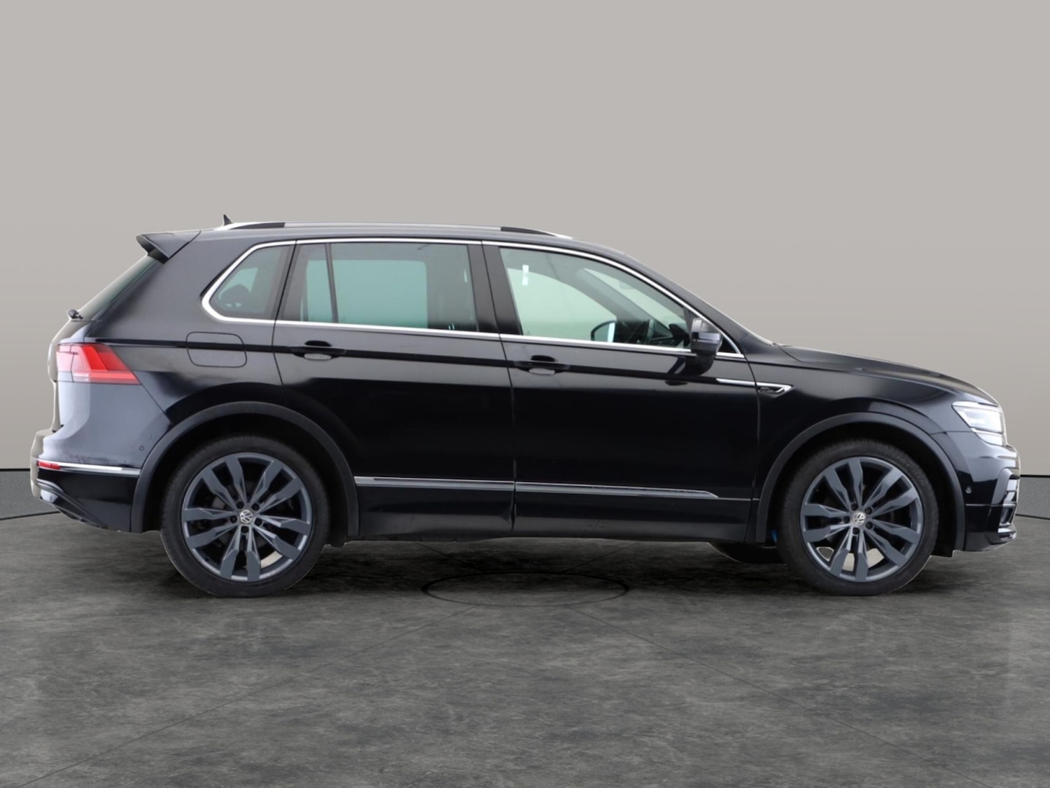 Used Volkswagen Tiguan 2019 for sale - 77490487: Photo 5