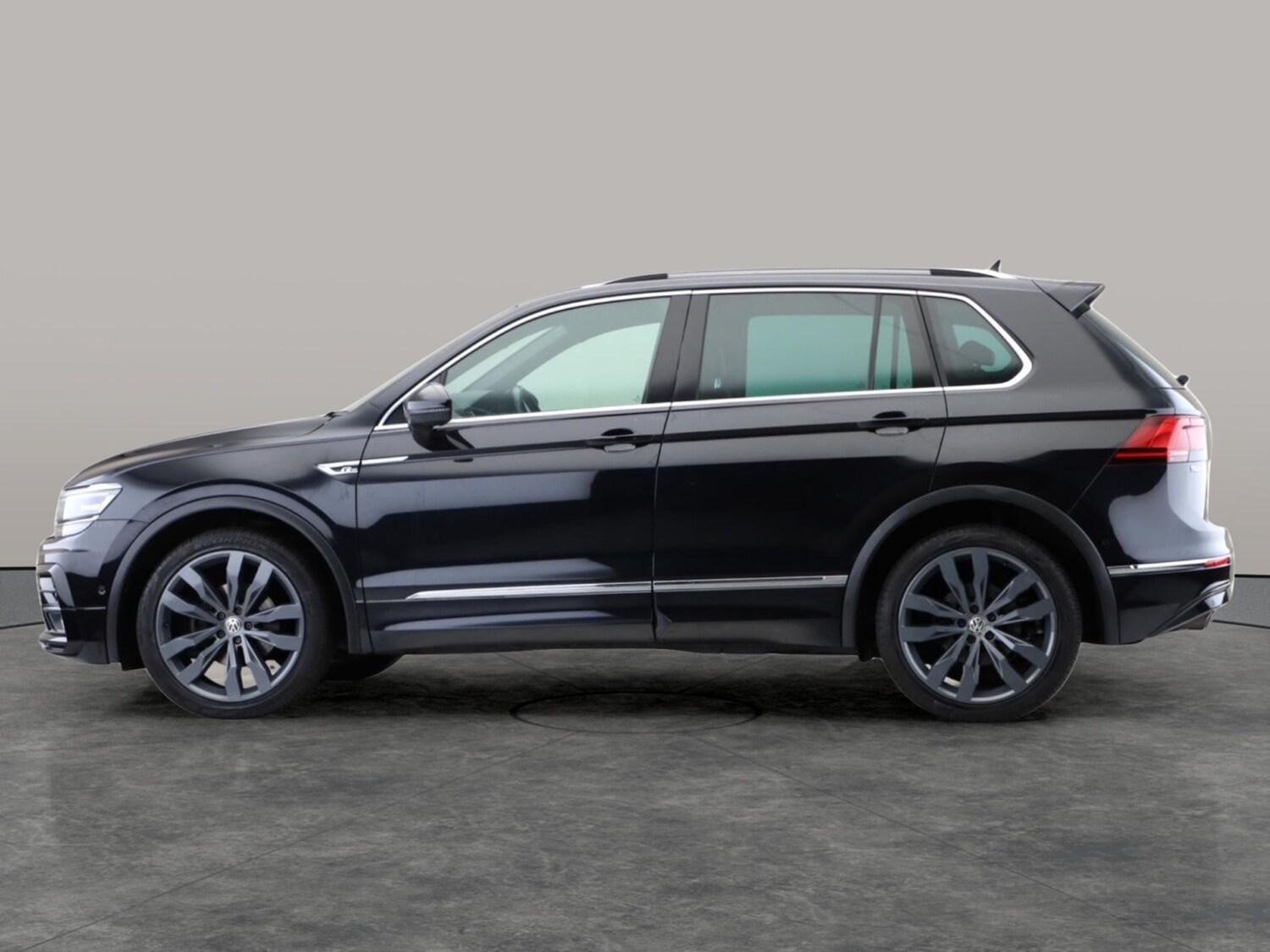 Used Volkswagen Tiguan 2019 for sale - 77490487: Photo 9