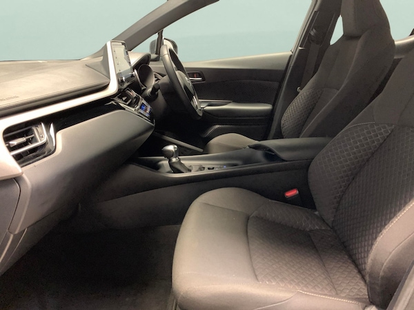 Used Toyota C-HR 2022 for sale - 76131888: Photo 5