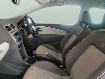 Used Volkswagen Polo 2017 for sale - 78756387: Photo
