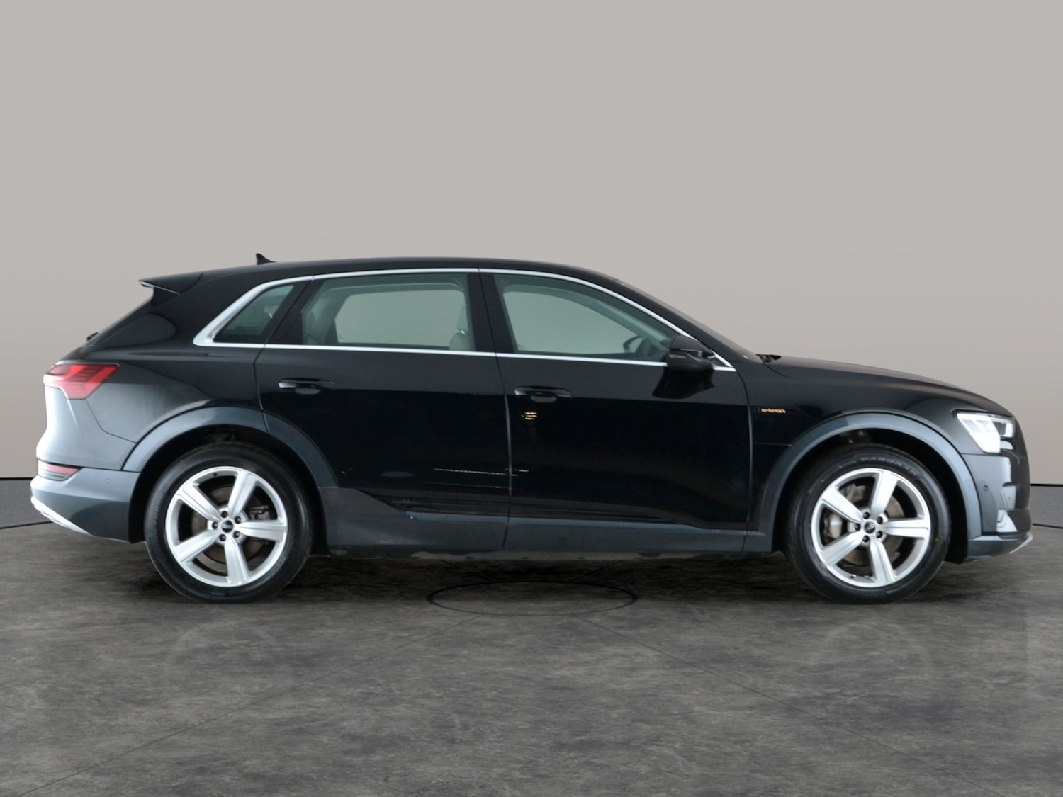 Used Audi e-tron 2021 for sale - 77493117: Photo 10