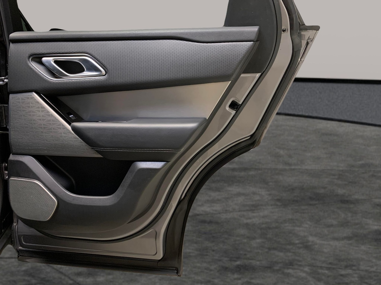 Used Land Rover Range Rover Velar 2021 for sale - 76636280: Photo 29