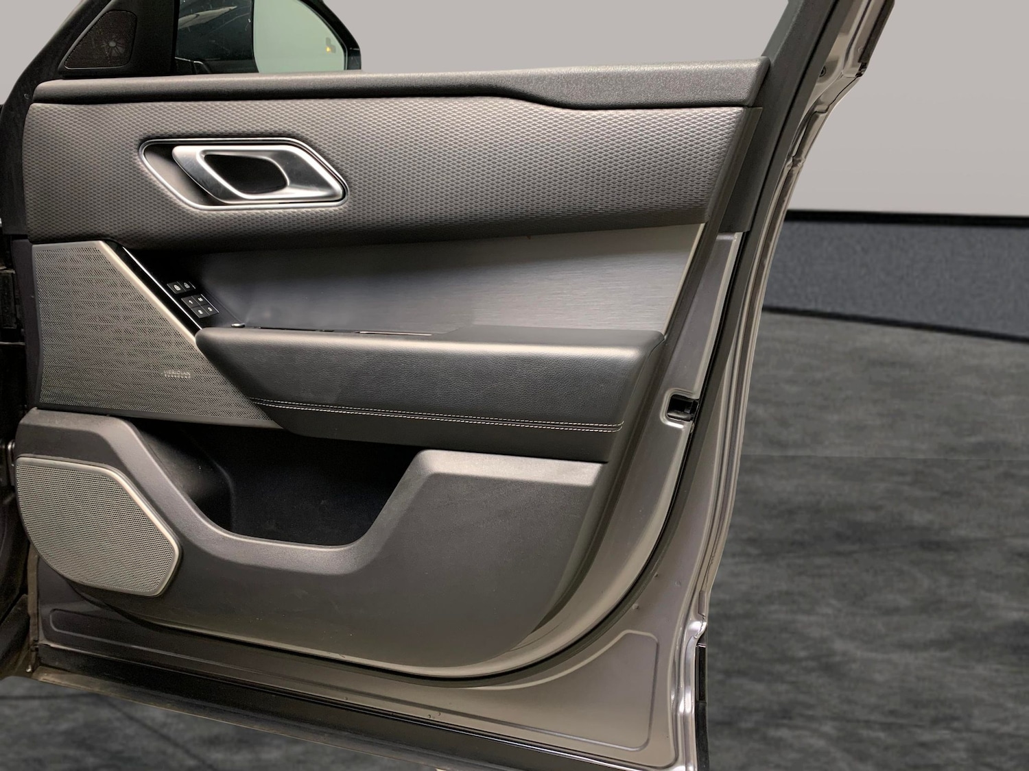 Used Land Rover Range Rover Velar 2021 for sale - 76636280: Photo 30