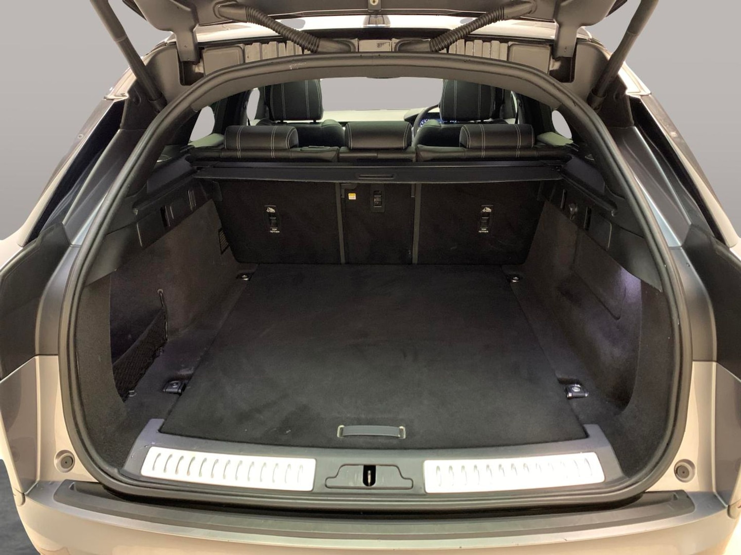 Used Land Rover Range Rover Velar 2021 for sale - 76636280: Photo 33