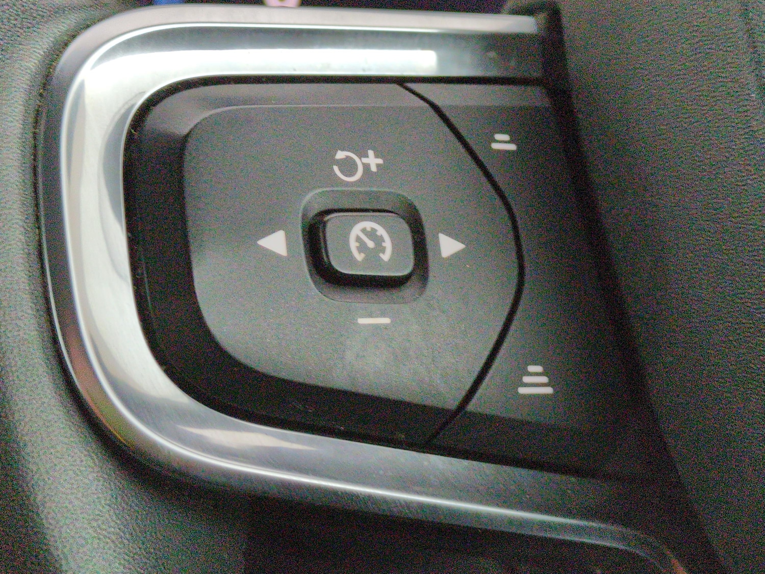 Used Volvo XC40 2021 for sale - 77648559: Photo 22