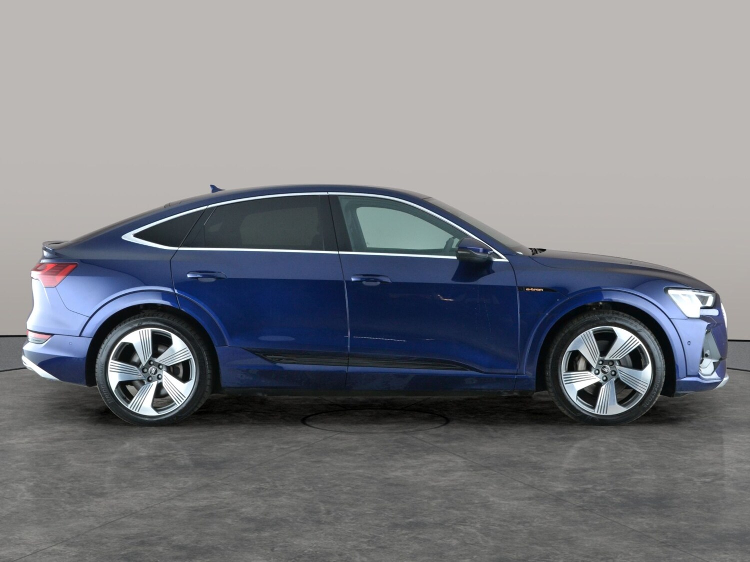 Used Audi e-tron 2022 for sale - 77413087: Photo 9