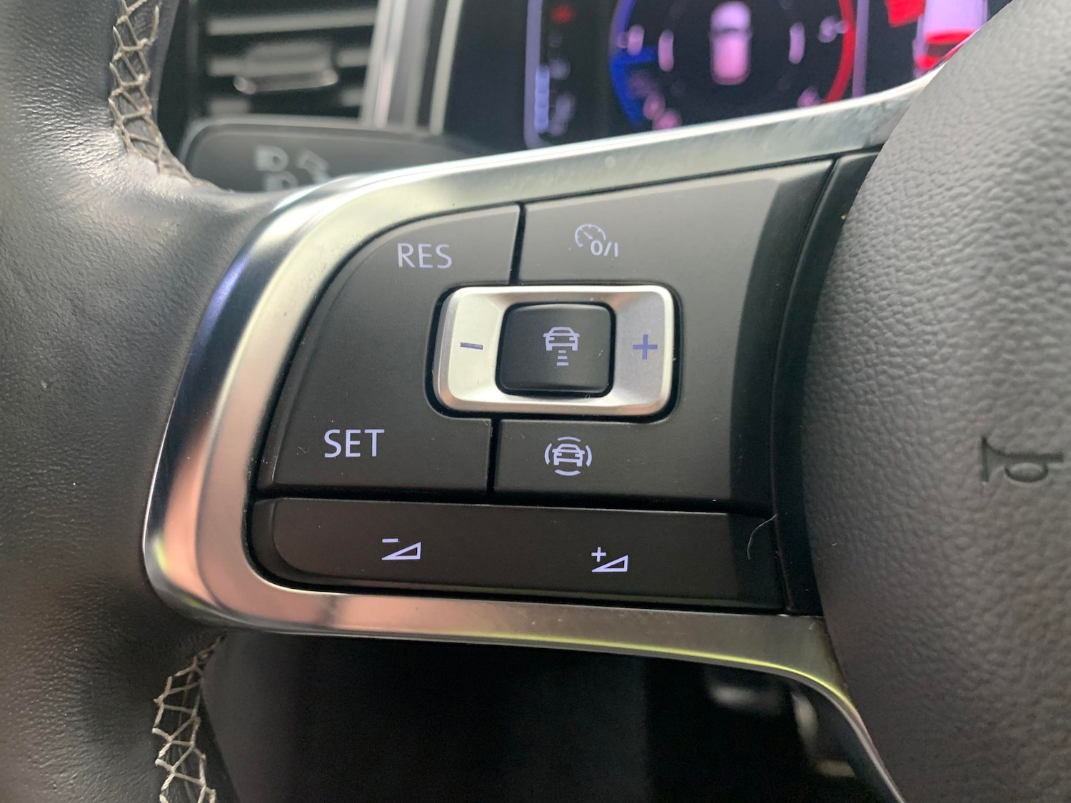 Used Volkswagen T-Roc 2021 for sale - 76731924: Photo 21