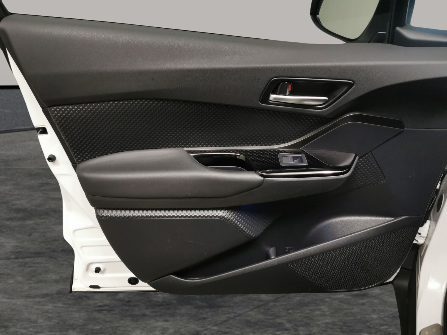 Used Toyota C-HR for sale - 78129464: Photo 24