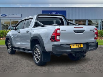Used Toyota Hilux 2023 for sale - 79102506: Photo