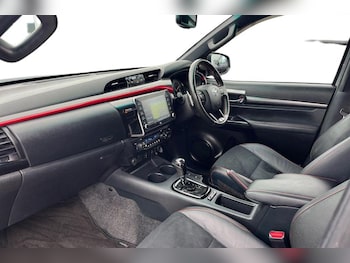 Used Toyota Hilux 2023 for sale - 79102506: Photo