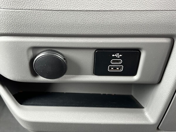 Used Ford E-Transit 2025 for sale - 76186190: Photo 27