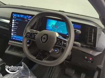 Used Renault Megane 2024 for sale - 75553581: Photo