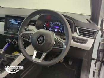 Used Renault Clio 2022 for sale - 75352158: Photo