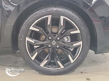 Used Renault Clio 2025 for sale - 76409990: Photo