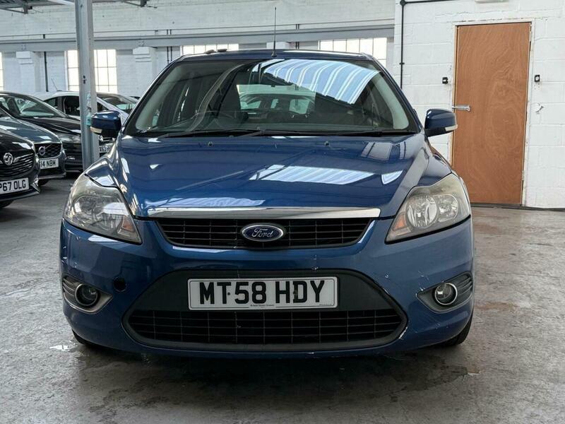 Used Ford Focus 2009 for sale - 76241127: Photo 2