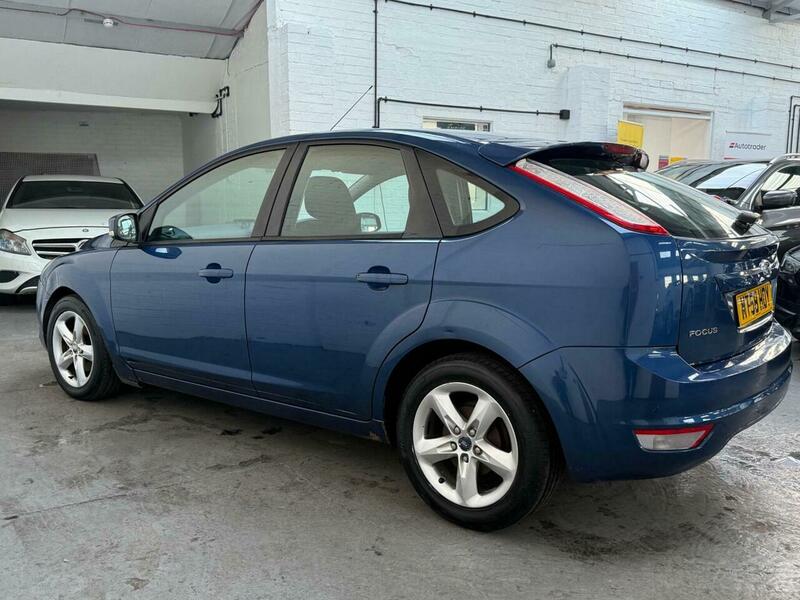 Used Ford Focus 2009 for sale - 76241127: Photo 4