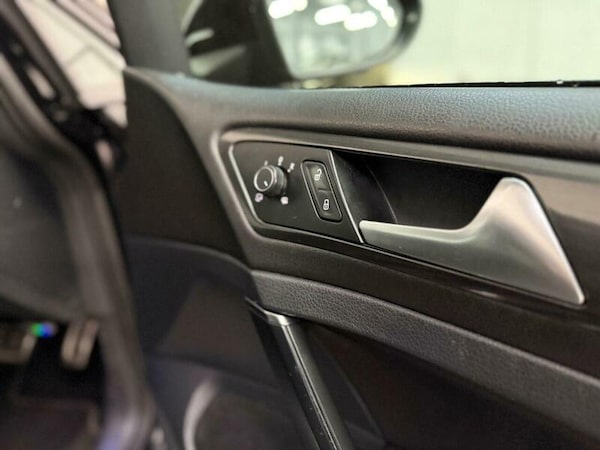 Used Volkswagen Golf 2017 for sale - 76241123: Photo 20