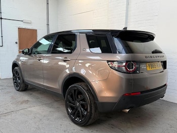 Used Land Rover Discovery Sport 2015 for sale - 77833575: Photo