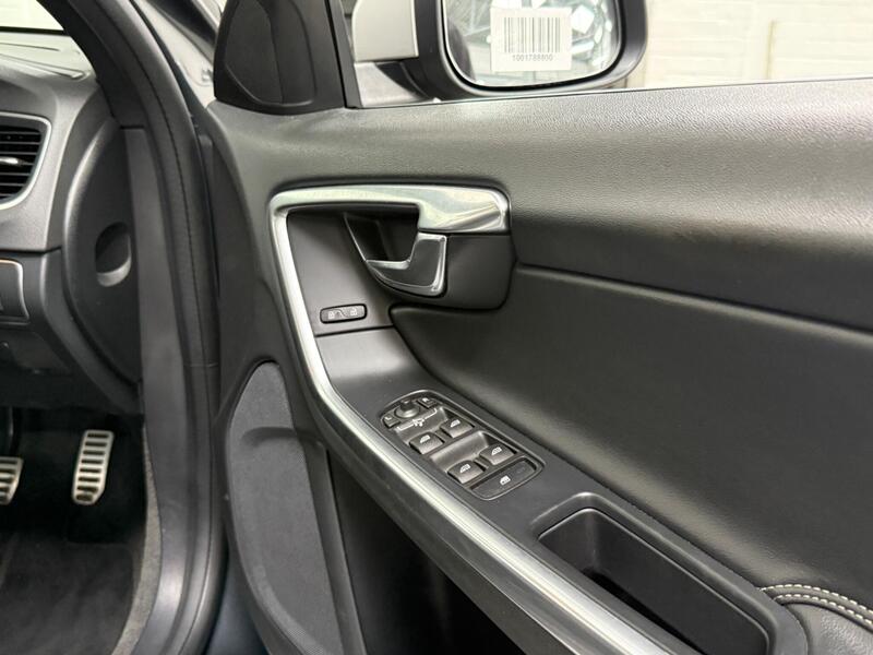 Used Volvo V60 2016 for sale - 77833570: Photo 24