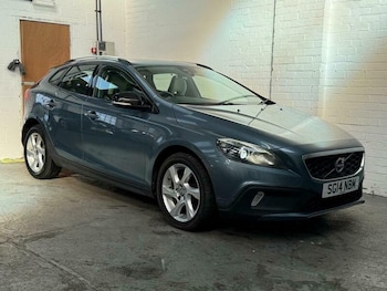 Used Volvo V40 2014 for sale - 76241126: Photo