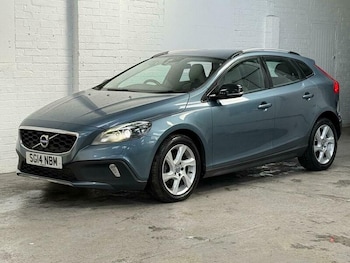 Used Volvo V40 2014 for sale - 76241126: Photo
