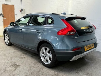 Used Volvo V40 2014 for sale - 76241126: Photo