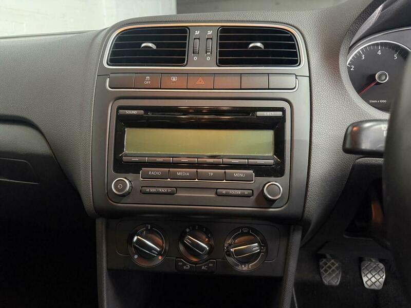 Used Volkswagen Polo 2011 for sale - 76346149: Photo 17