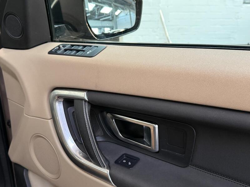 Used Land Rover Discovery Sport 2015 for sale - 77927002: Photo 17