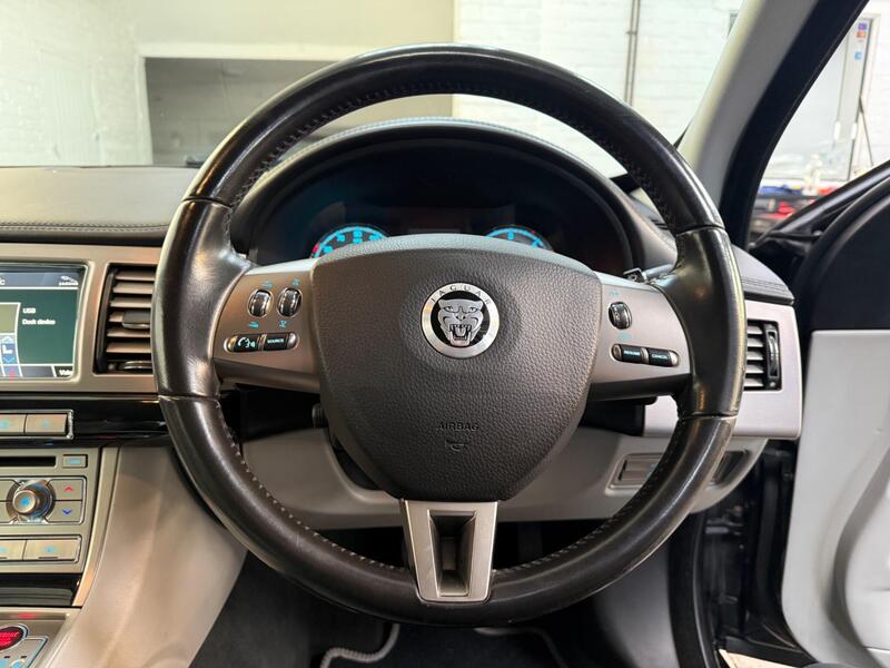 Used Jaguar XF 2011 for sale - 78186578: Photo 21