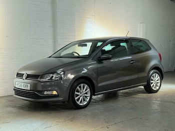 Used Volkswagen Polo 2016 for sale - 75638134: Photo