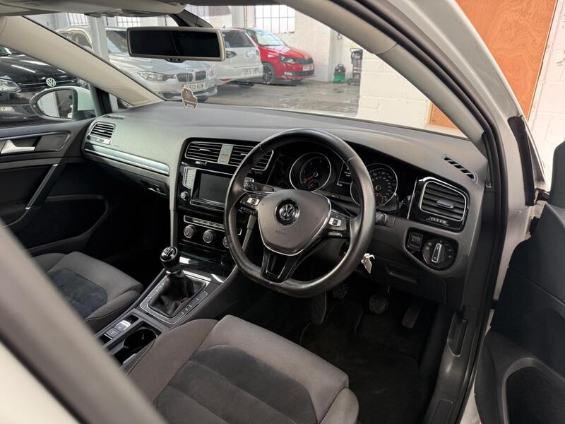 Used Volkswagen Golf 2014 for sale - 77841056: Photo 16