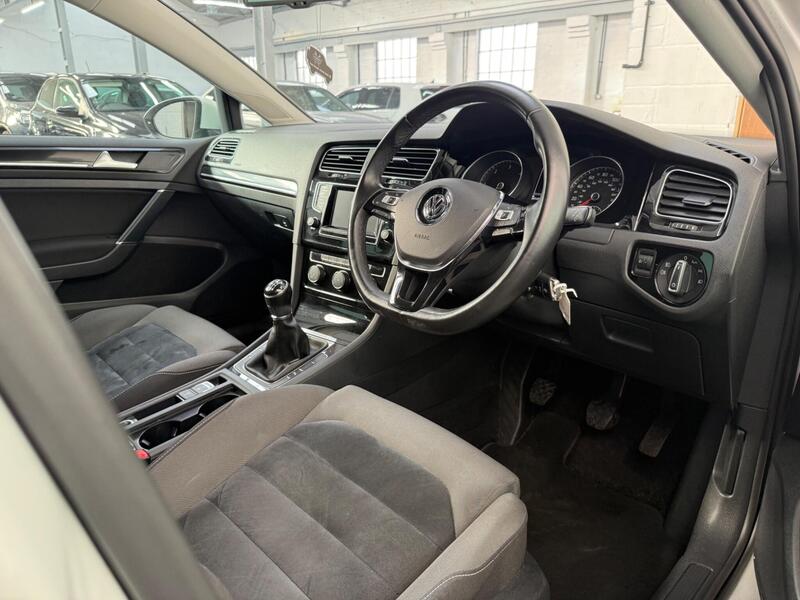 Used Volkswagen Golf 2014 for sale - 77841056: Photo 17