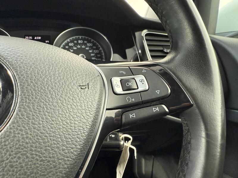 Used Volkswagen Golf 2014 for sale - 77841056: Photo 21