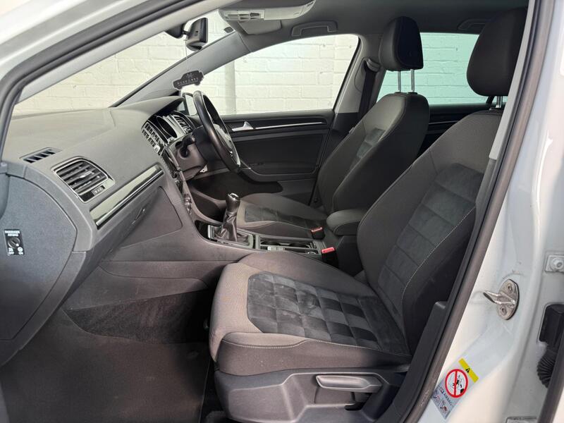 Used Volkswagen Golf 2014 for sale - 77841056: Photo 28