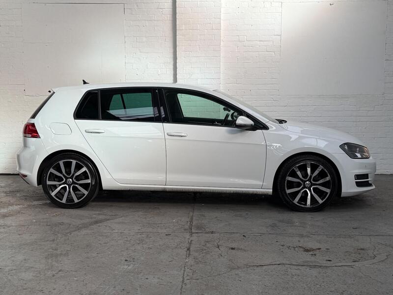 Used Volkswagen Golf 2014 for sale - 77841056: Photo 9