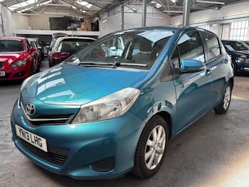 Used Toyota Yaris 2013 for sale - 79762678: Photo