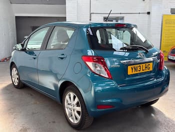 Used Toyota Yaris 2013 for sale - 79762678: Photo