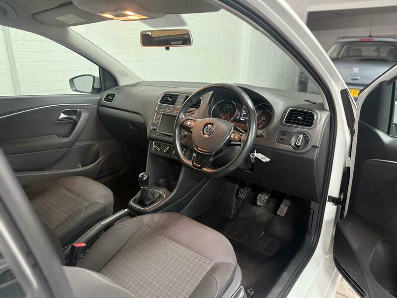 Used Volkswagen Polo 2015 for sale - 76740903: Photo 14